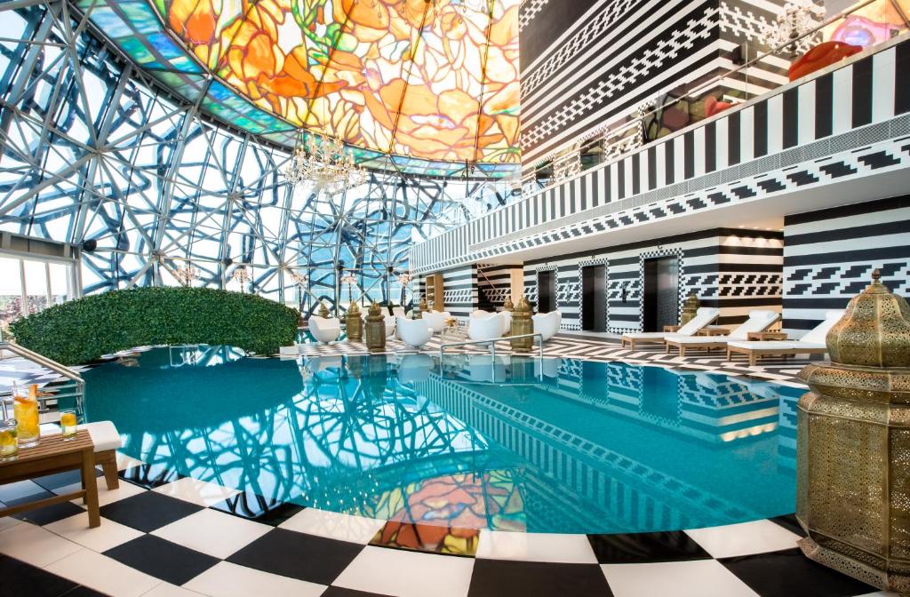 Mondrian Hotel Pic.jpg